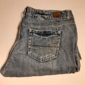 American Eagle Outfitters Women's Favorite Boyfriend Distressed Jeans 14S